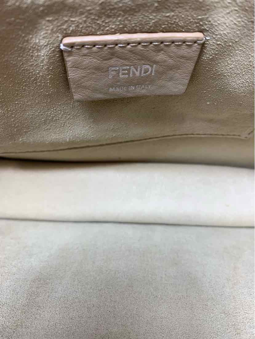 Fendi Medium Kan I Scalloped Shoulder Bag - Image 8