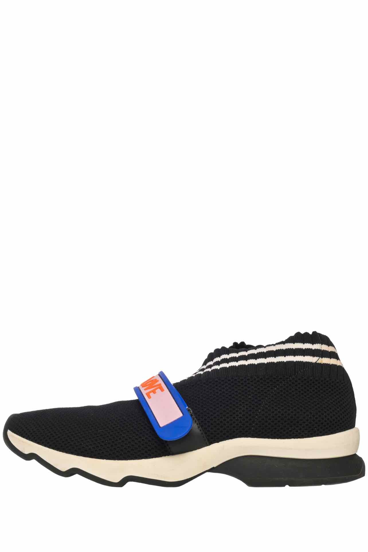 Fendi Size 37 "Fendi Love" Rockoko Sneaker - Image 3