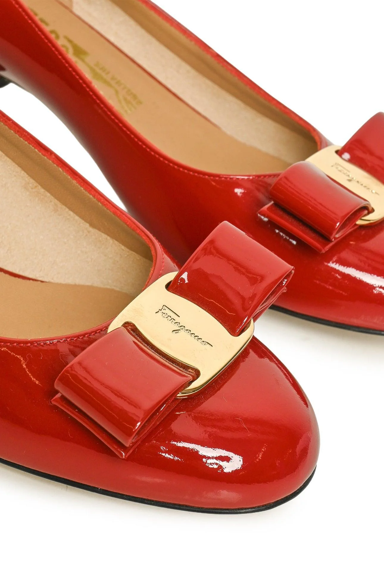 Ferragamo Size 5 Vara Bow Pumps - Image 4