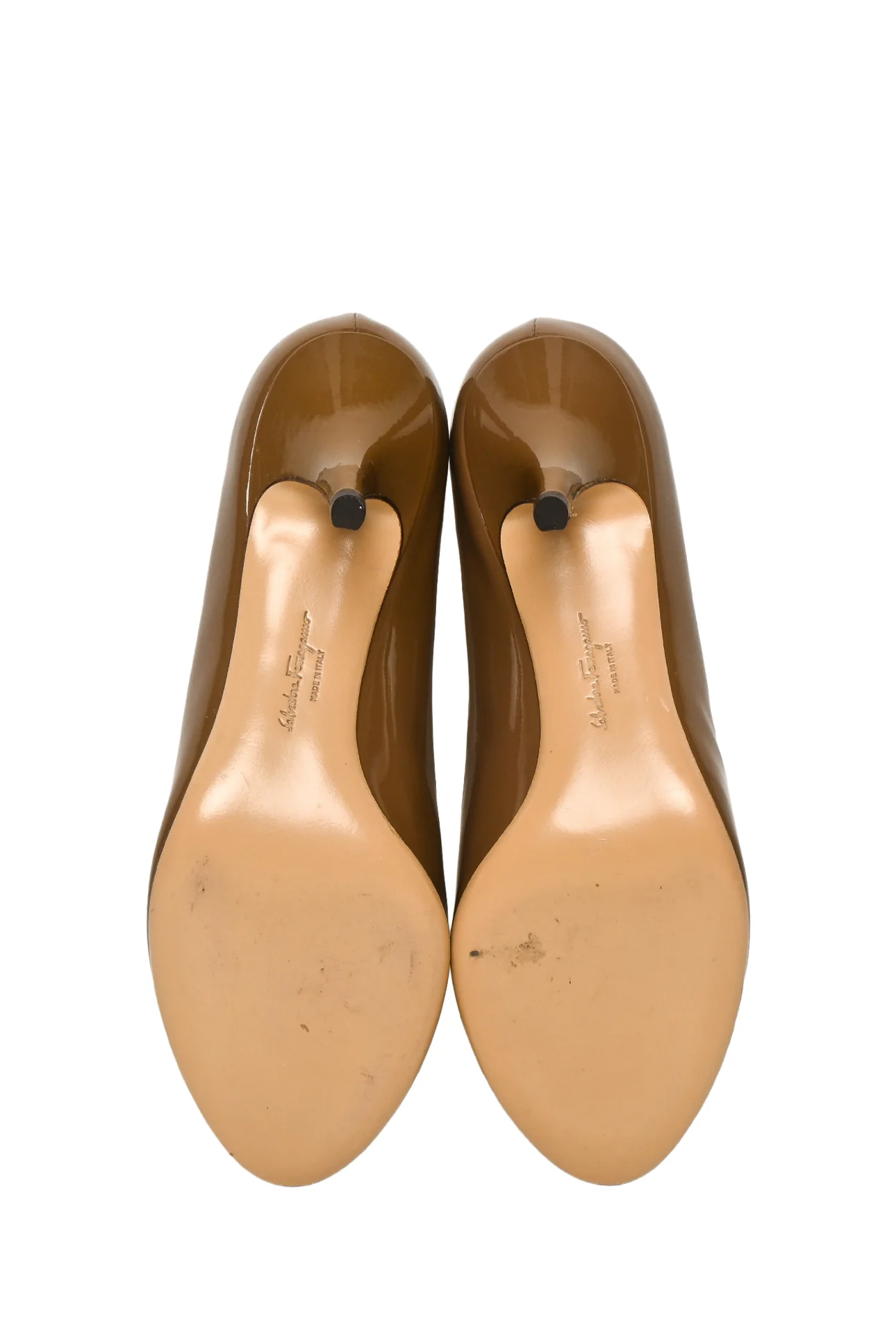 Ferragamo Size 8 Patent Leather Bow Pumps - Image 6