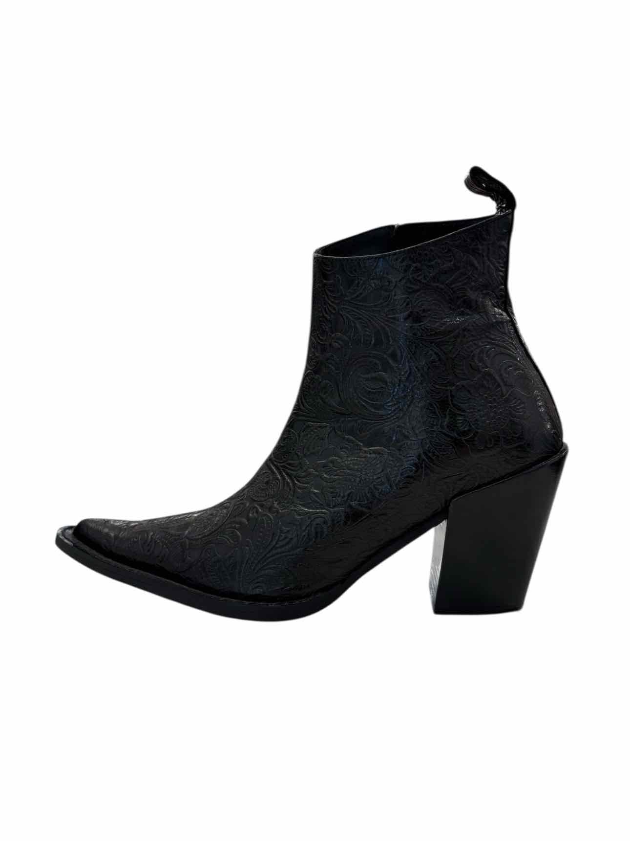 Fluevog Size 7 Western Punk Joan Asymmetrical Ankle Boots - Image 3