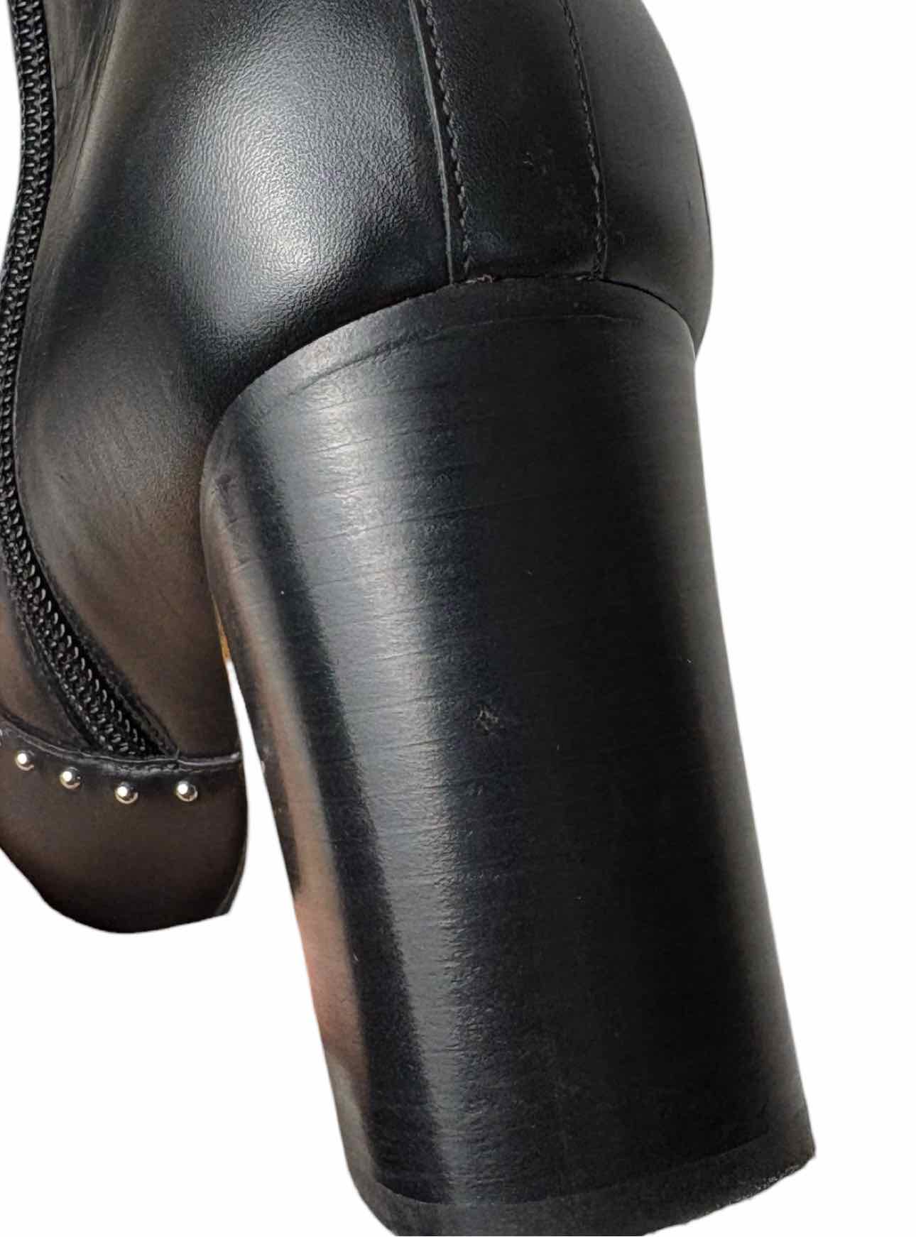 Givenchy Size 39.5 Elegant  Studded Leather Ankle Boots - Image 11