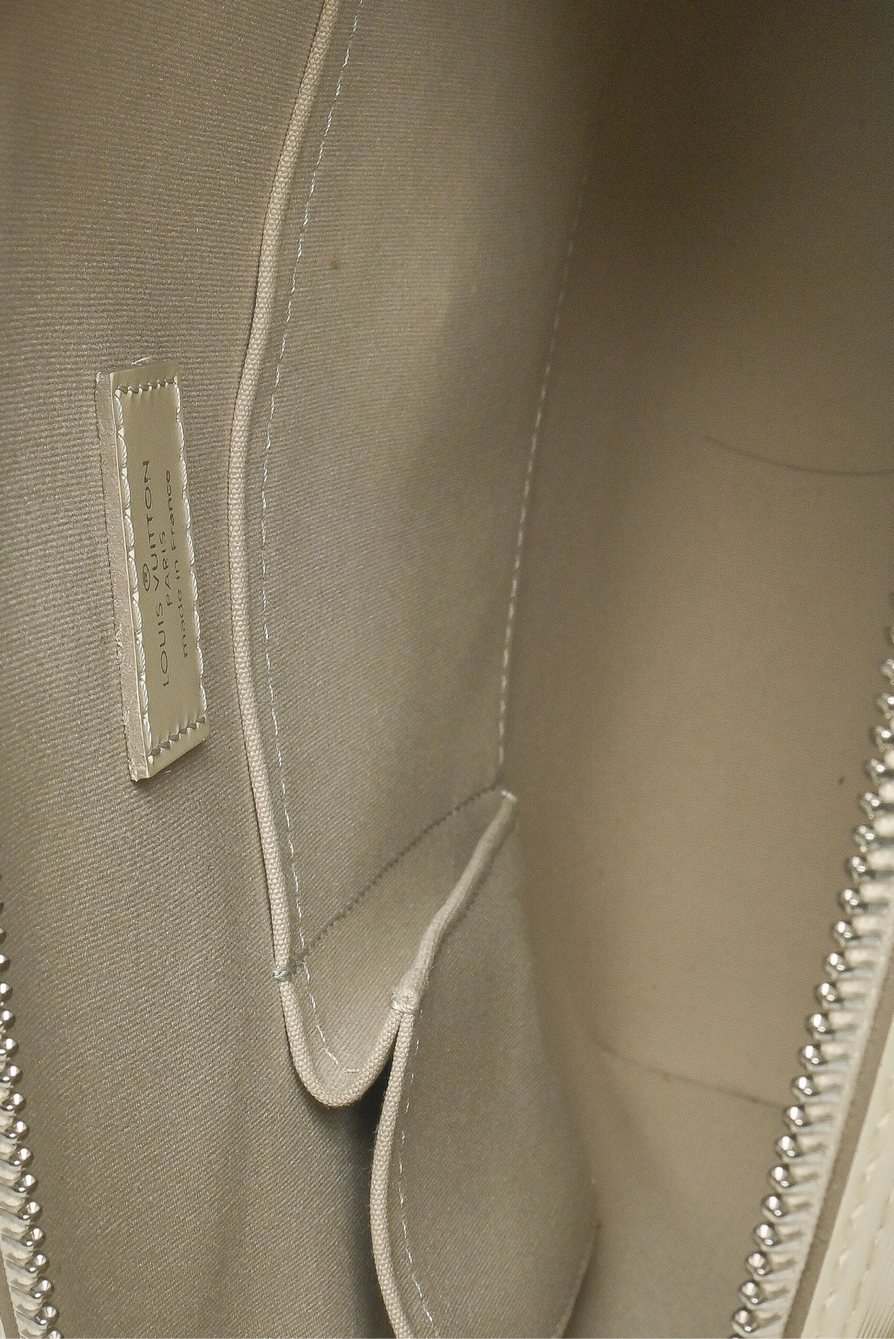 Louis Vuitton 2007 Epi Lockit Bag - Image 6