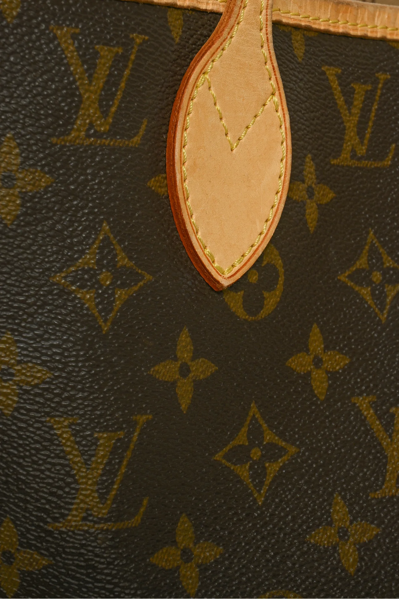 Louis Vuitton 2009 Monogram Neverfull MM Tote - Image 5