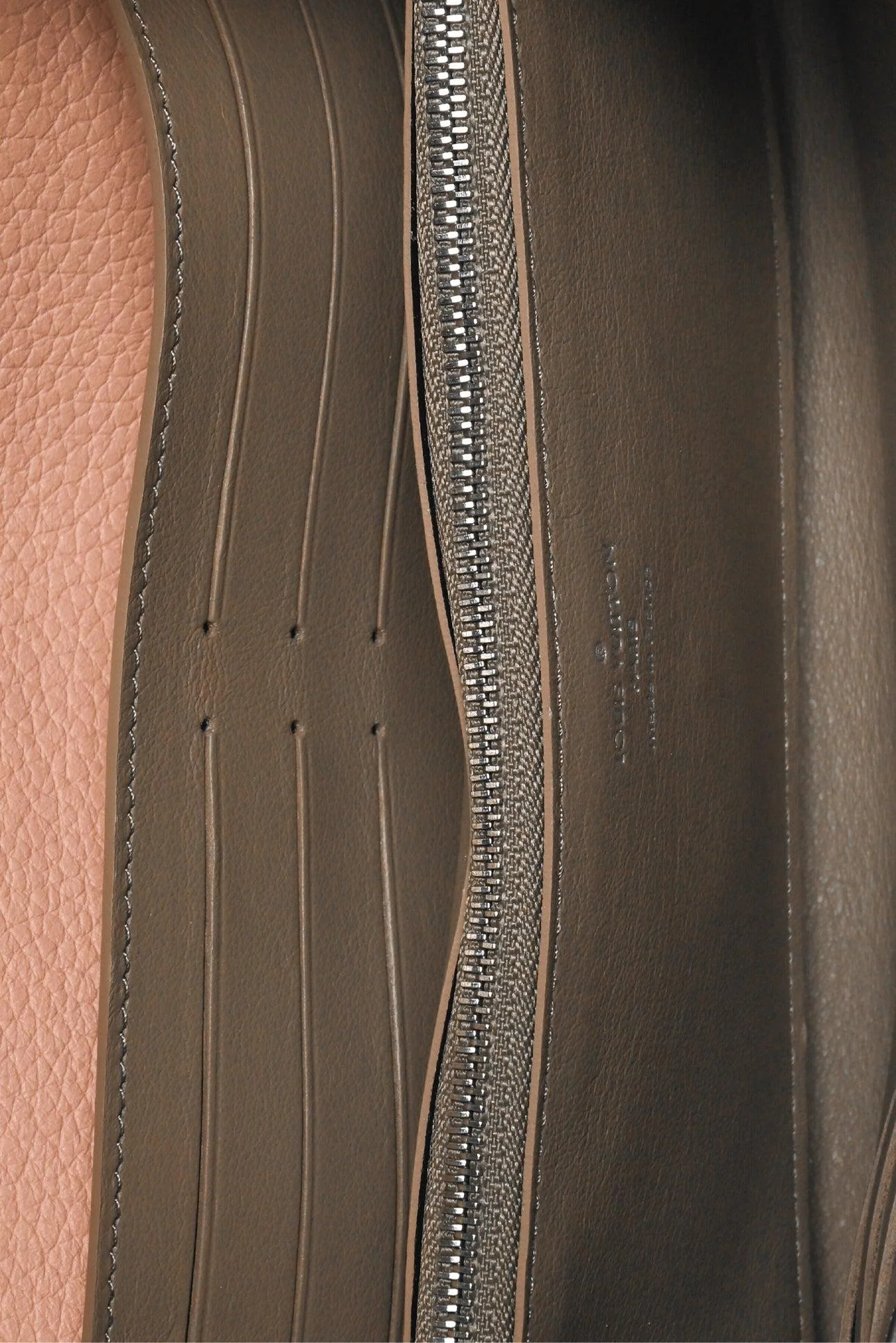Louis Vuitton 2017 Portefeuille Capucinnes Wallet - Image 5