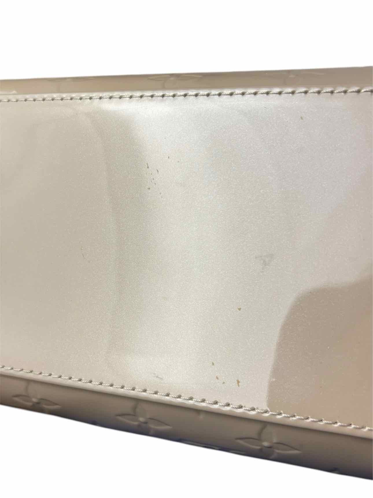 Louis Vuitton  Brea MM Galet Patent Monogram Purse - Image 18