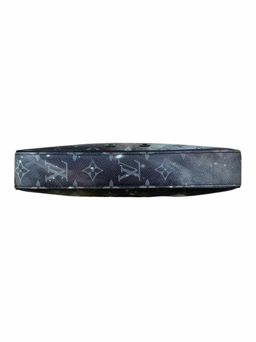 Louis Vuitton Crossbody - Image 5