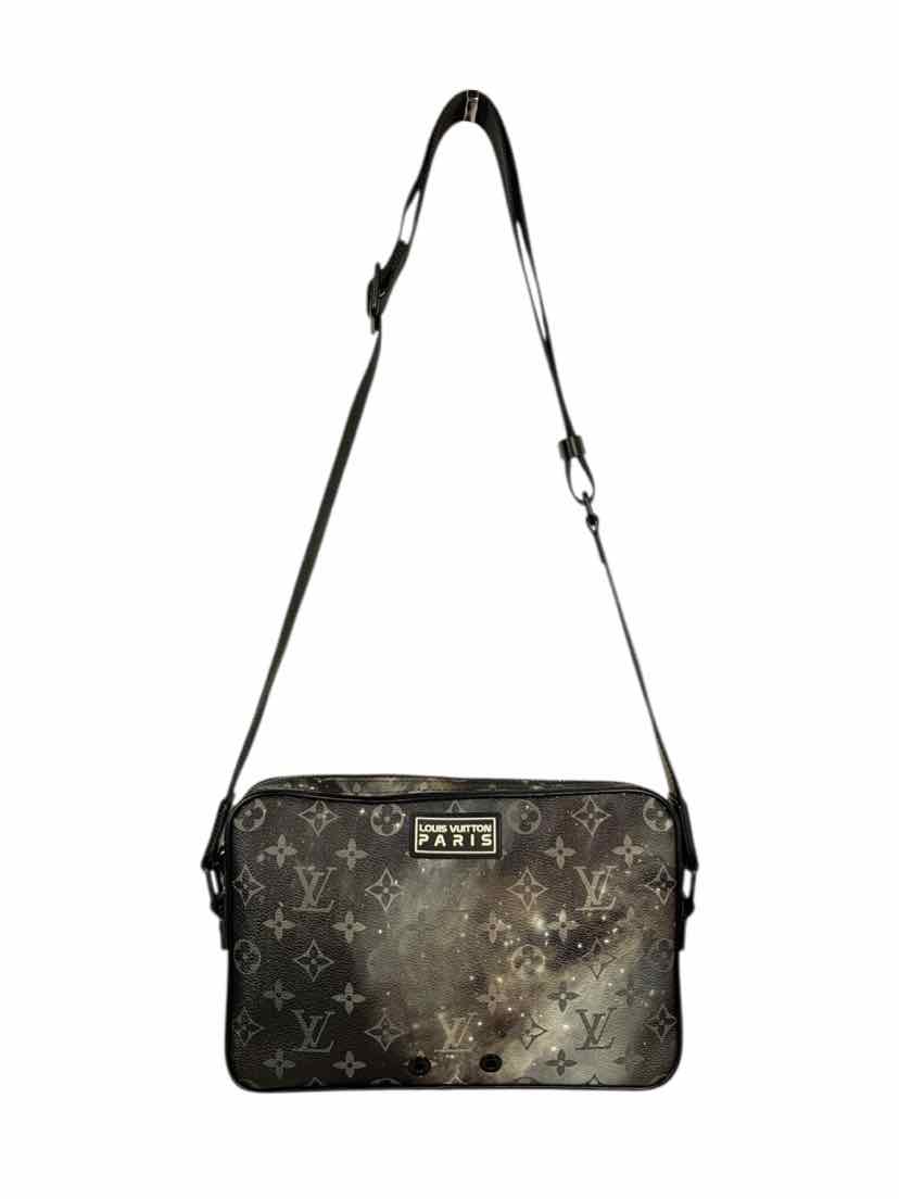 Louis Vuitton Crossbody - Image 6