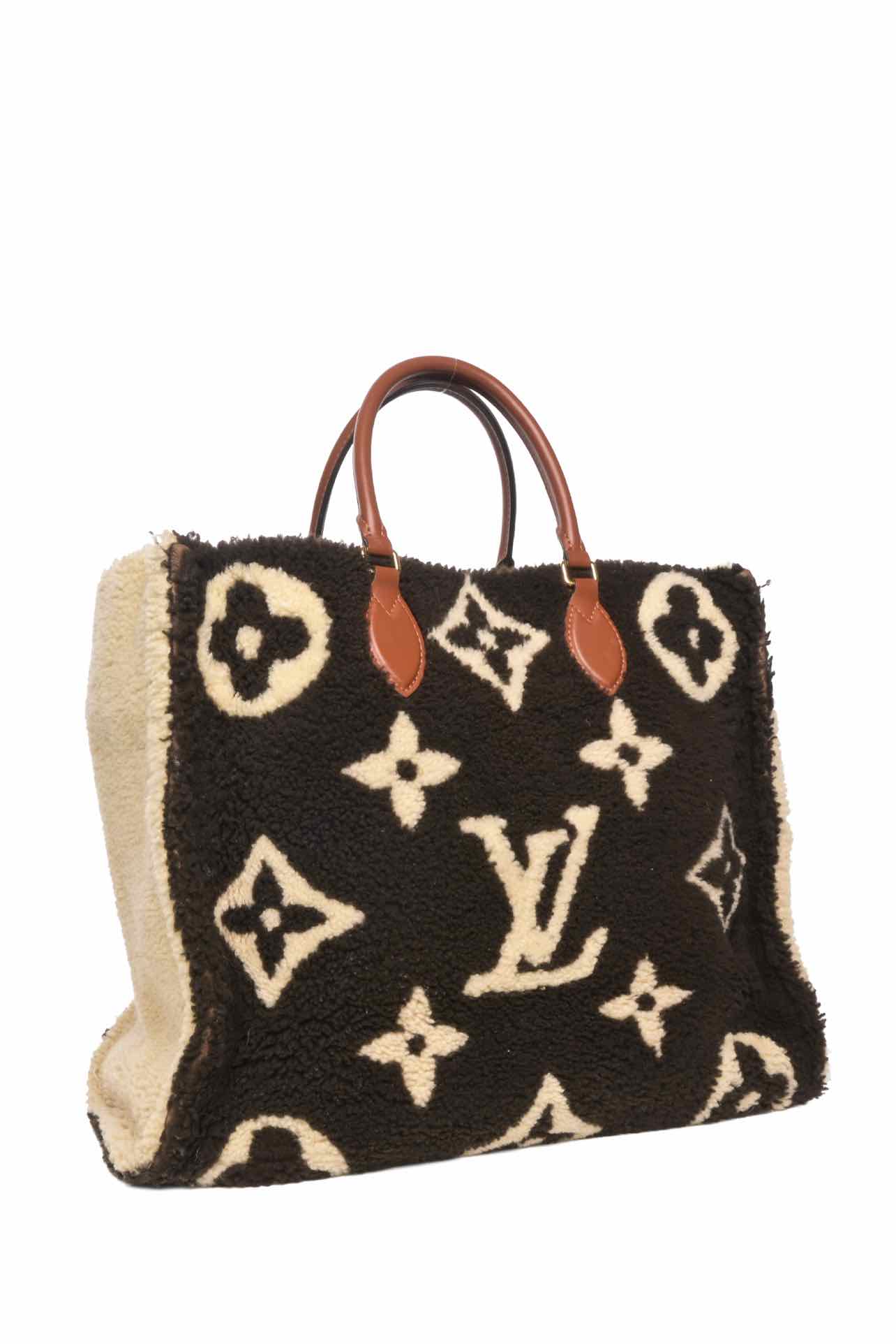 Louis Vuitton Limited Edition Monogram Fleece Teddy Onthego GM Tote - Image 2