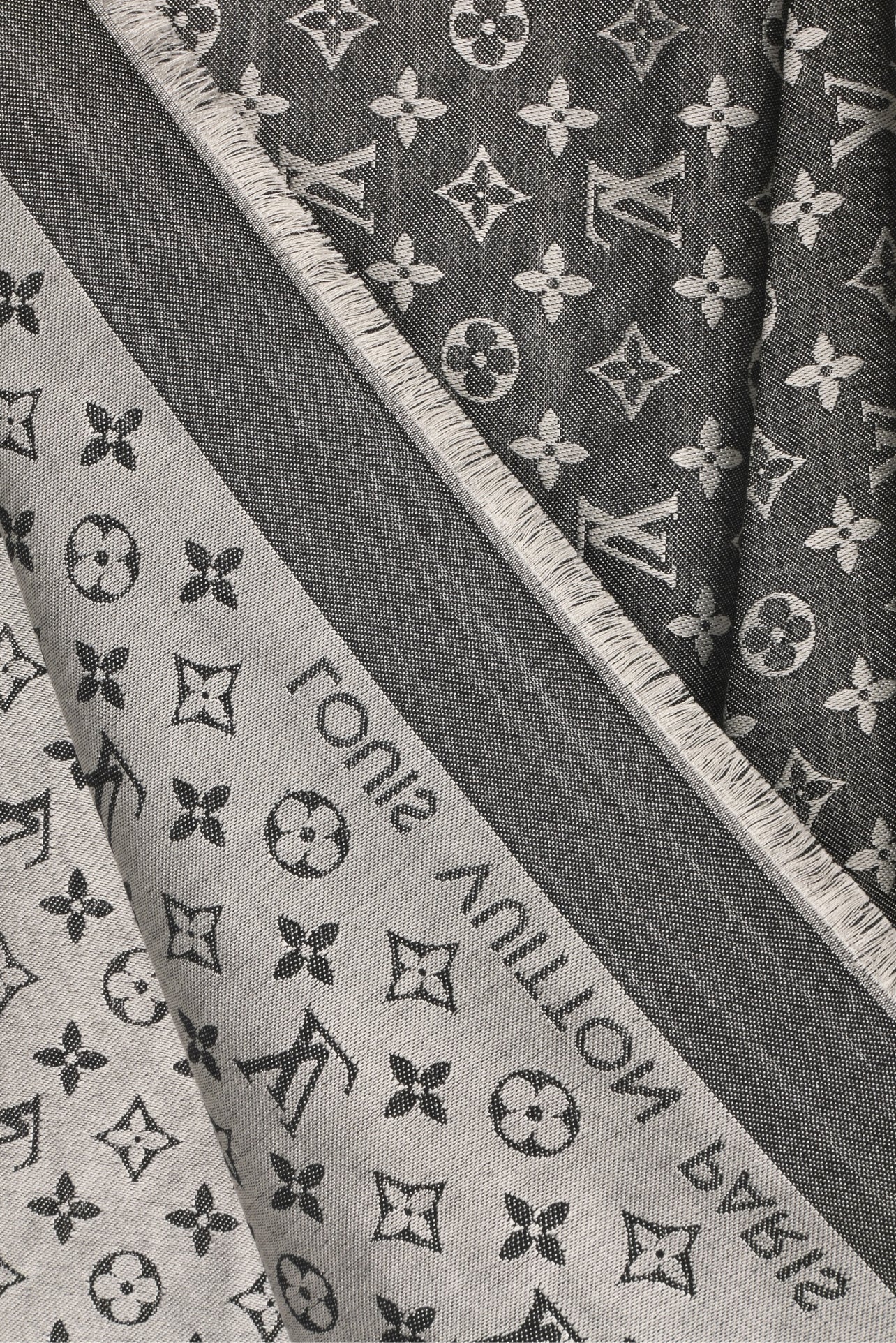 Louis Vuitton Monogram Denim Shawl - Image 3