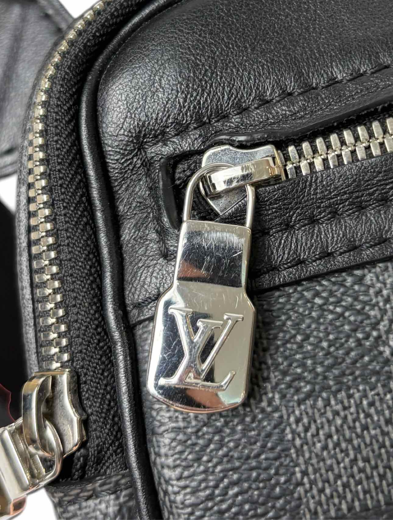 Louis Vuitton Scott Damier Graphite Messenger Crossbody - Image 11
