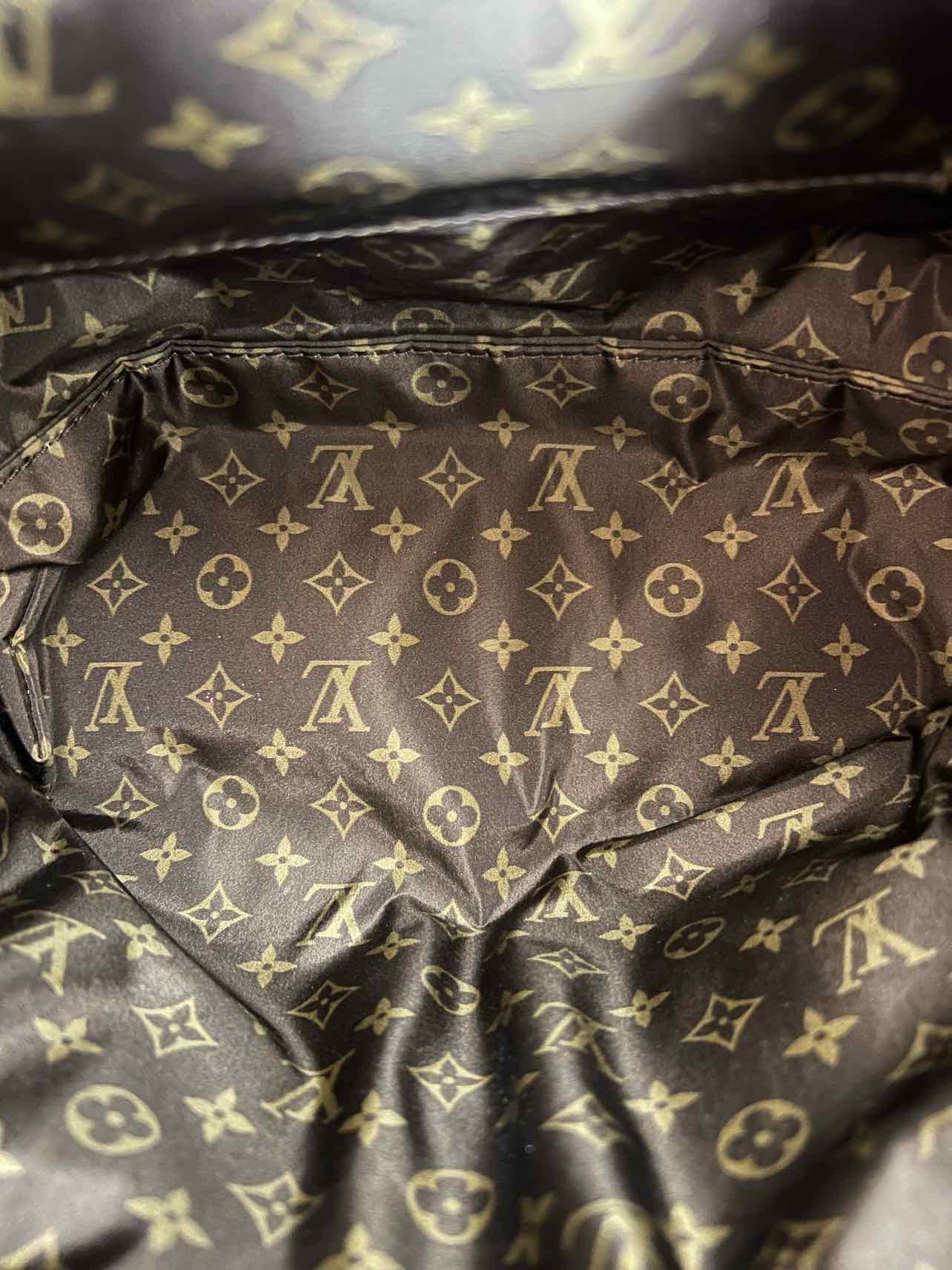 Louis Vuitton Shearling Ski BackPack - Image 7