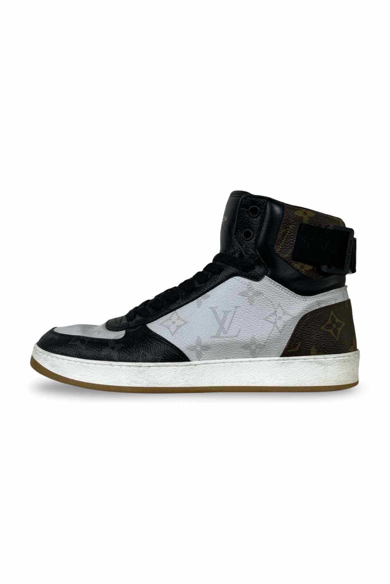 Louis Vuitton Size 38 Men's Sneakers - Image 3