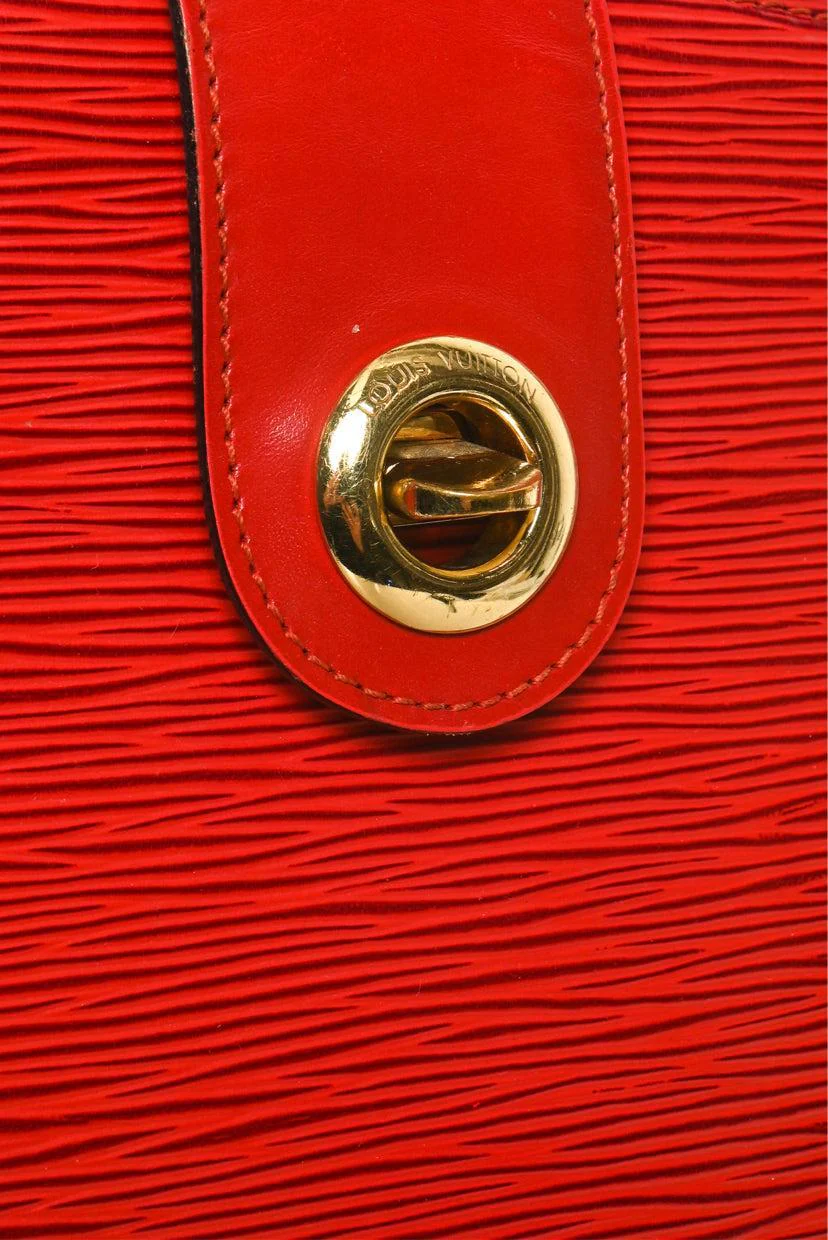 Louis Vuitton Vintage 1994 Epi Leather Cluny Bucket Shoulder Bag - Image 8