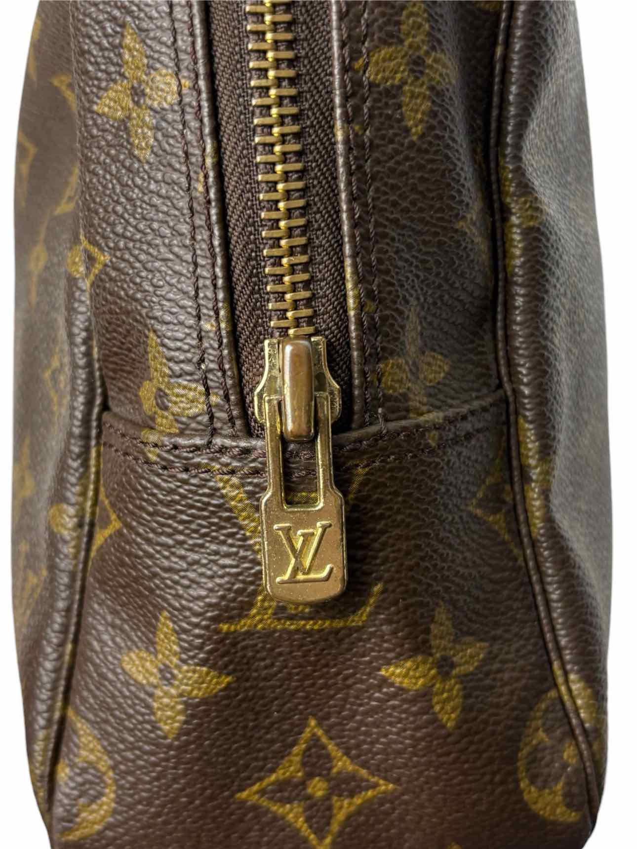 Louis Vuitton Vintage Monogram Canvas Clutch - Image 9