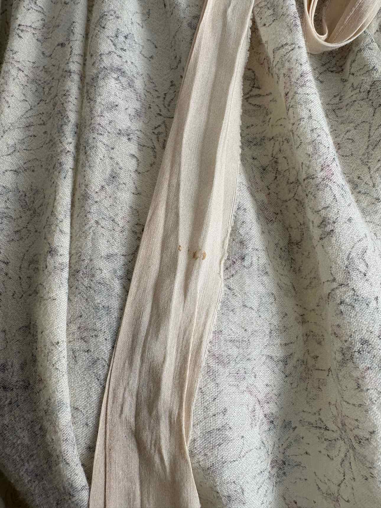Magnolia Pearl Size OS Amadeus Floral Tops - Image 4