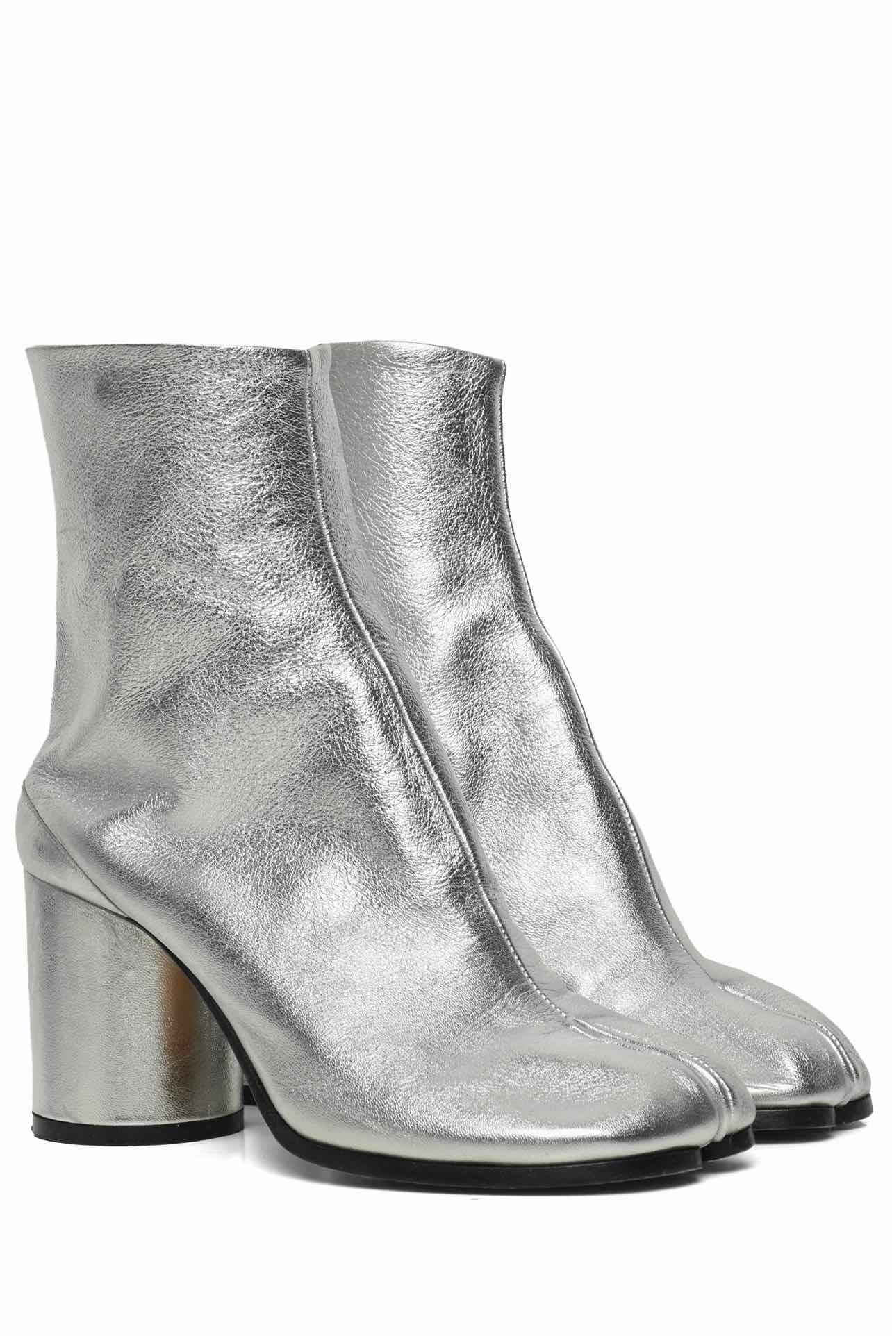 Maison Martin Margiela Size 35 Metallic Silver Leather Tabi Ankle Boots - Image 2