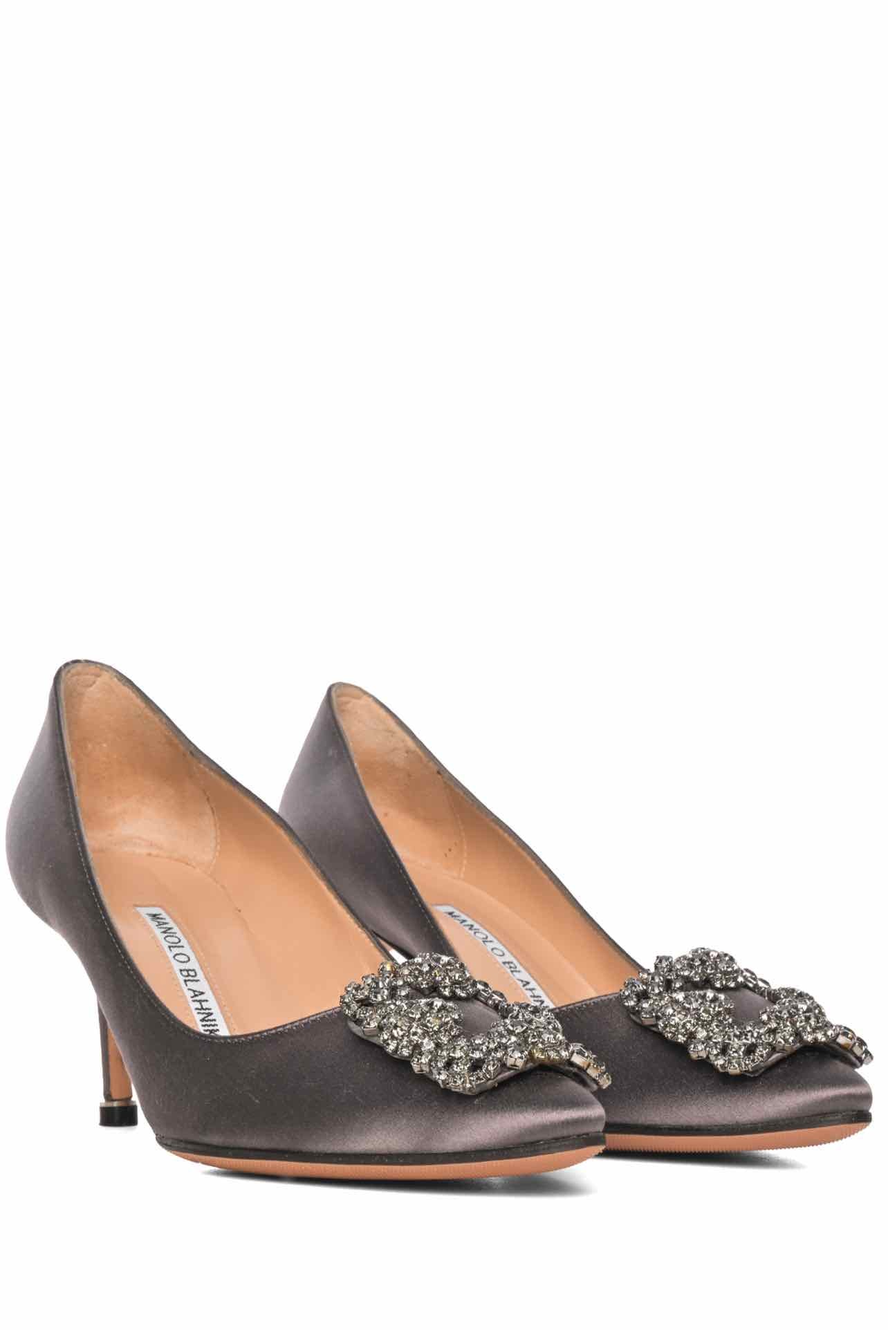 Manolo Blahnik Size 35.5 Hangisi Pumps - Image 2