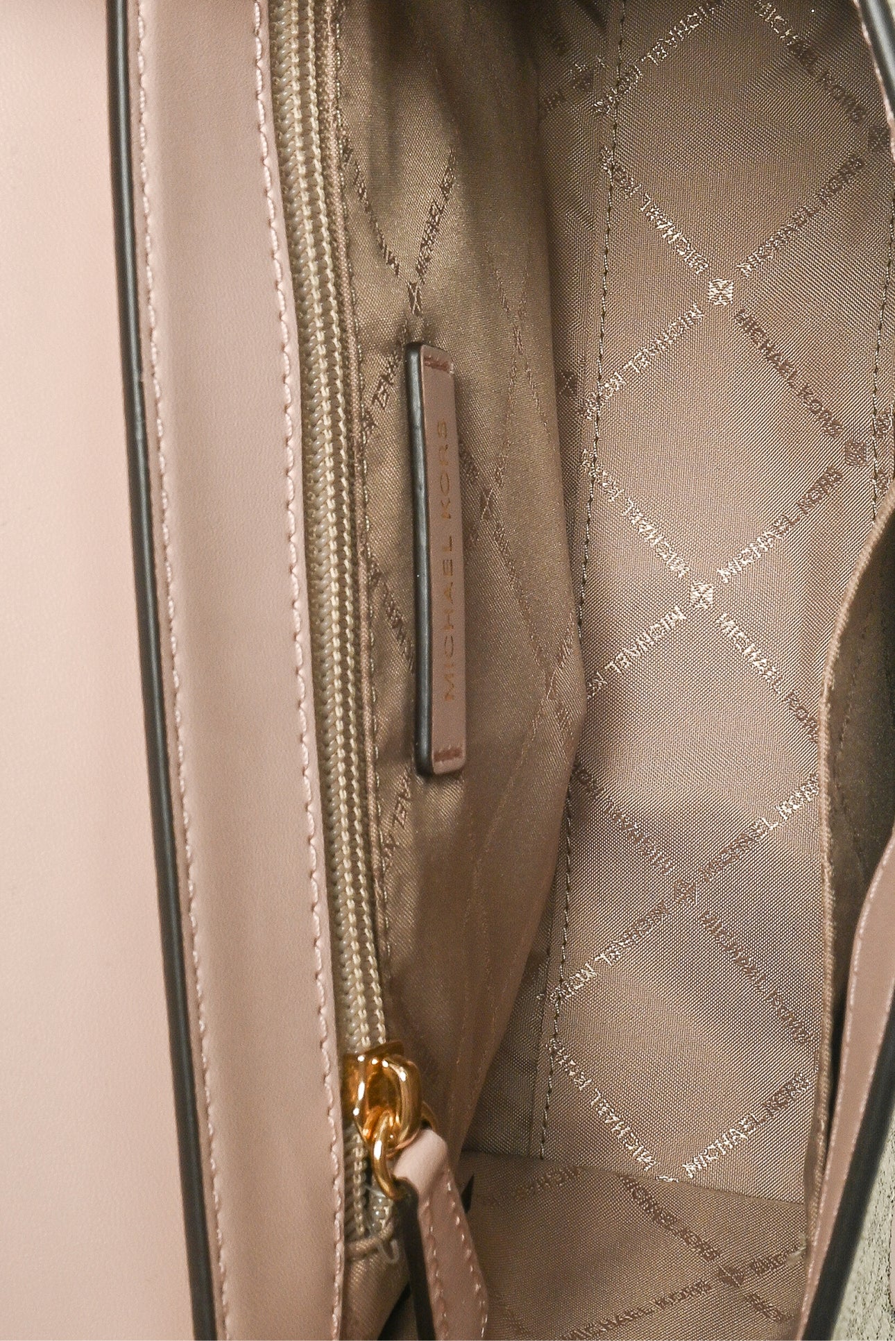 Michael Kors Mimi Medium Leather Messenger Shoulder Bag - Image 6