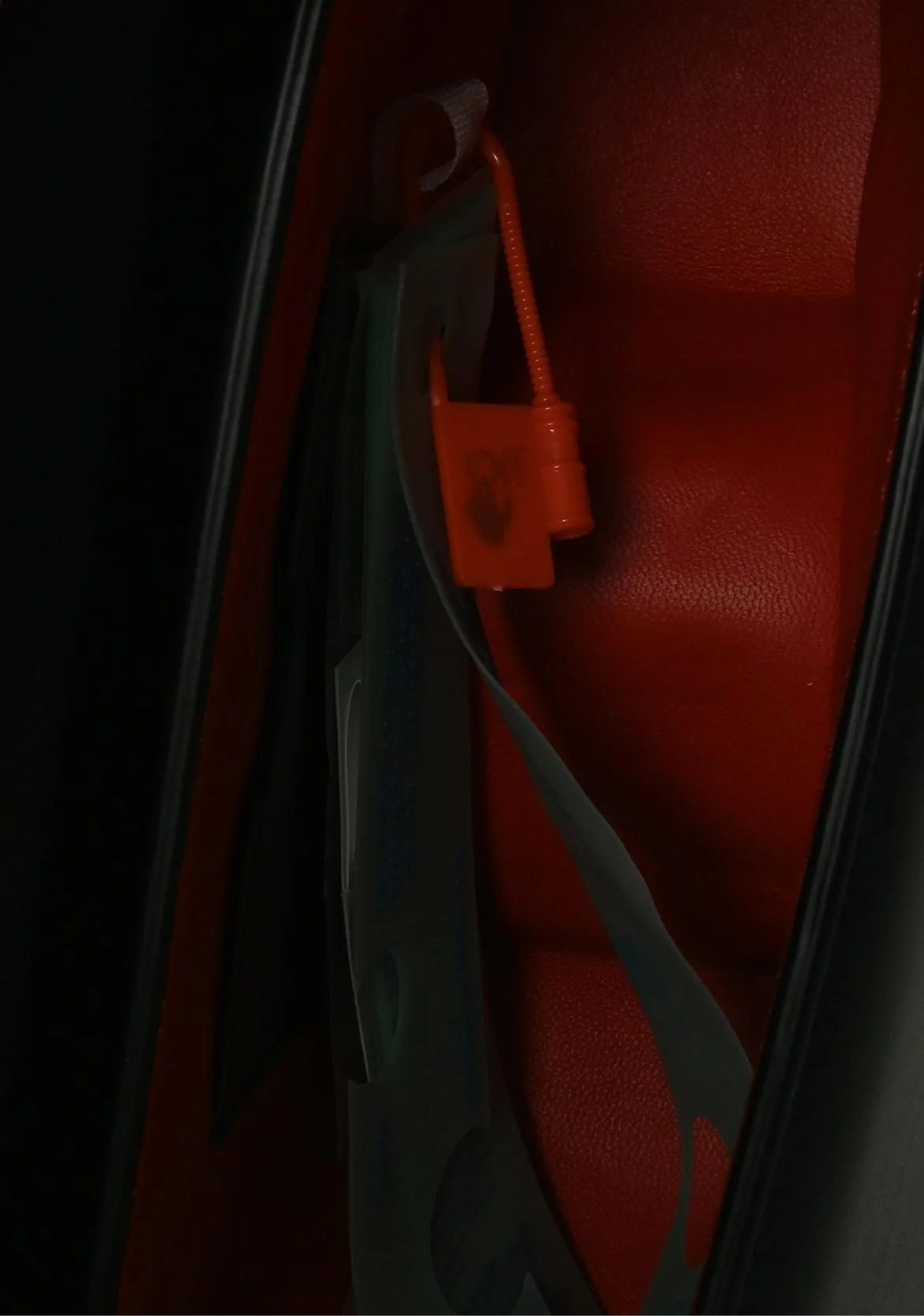 Off White Burrow 22 Leather Crossbody - Image 7