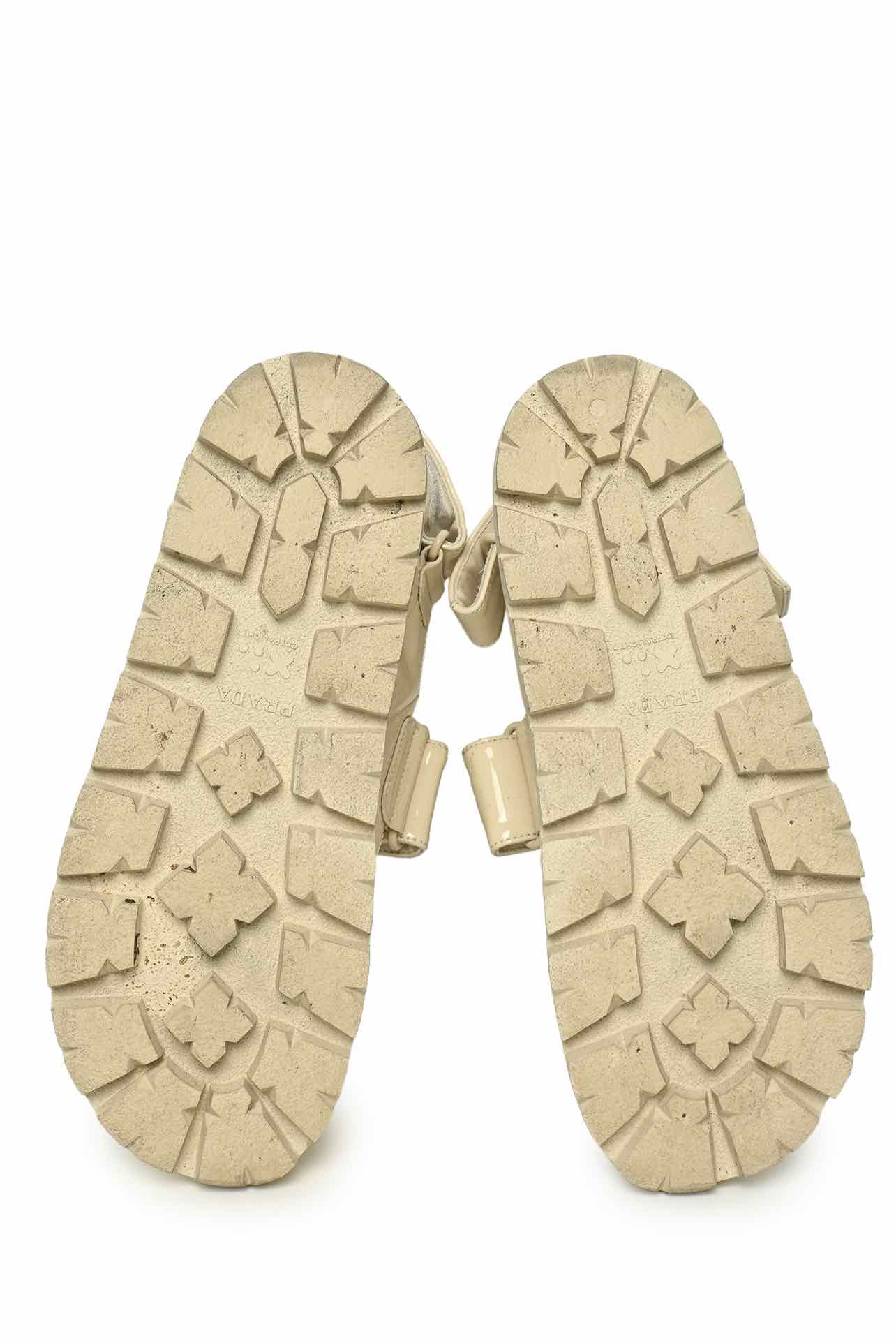 Prada Size 38.5 Quilted Patent Slingback Sport Sandals - Image 9