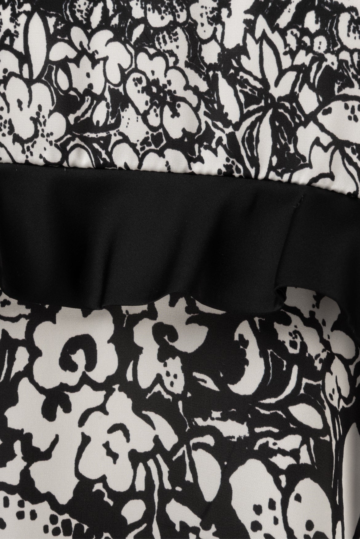 Sacai Size 3 Floral Ruffled Back T-Shirt - Image 3