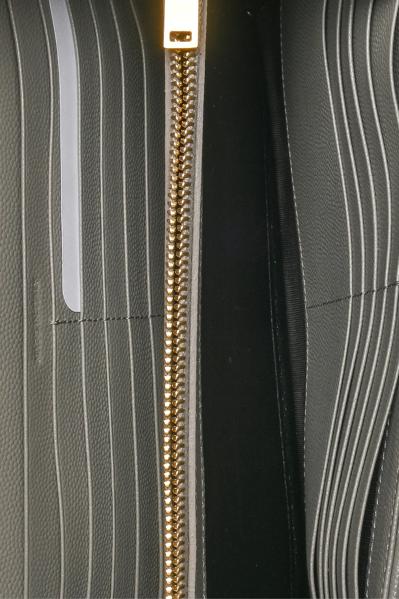 Saint Laurent 2016 Cassandre Matelasse Chain Wallet - Image 6