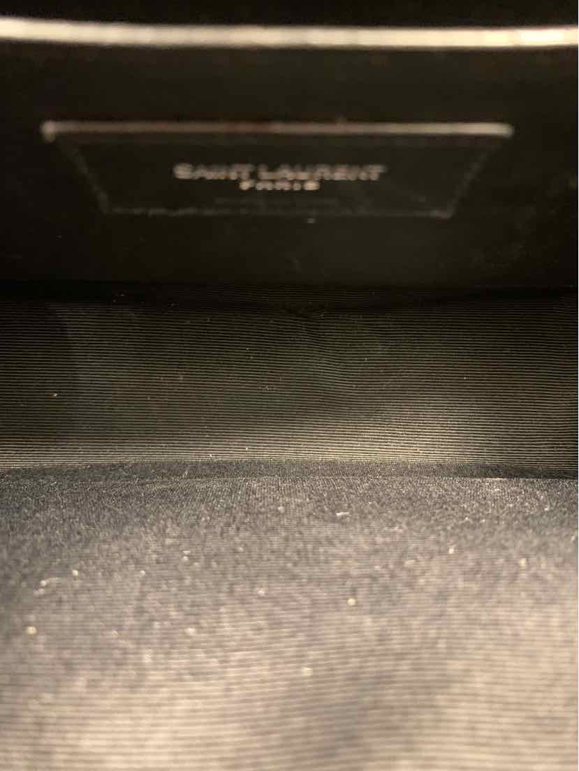 Saint Laurent Envelope Medium Crossbody - Image 7