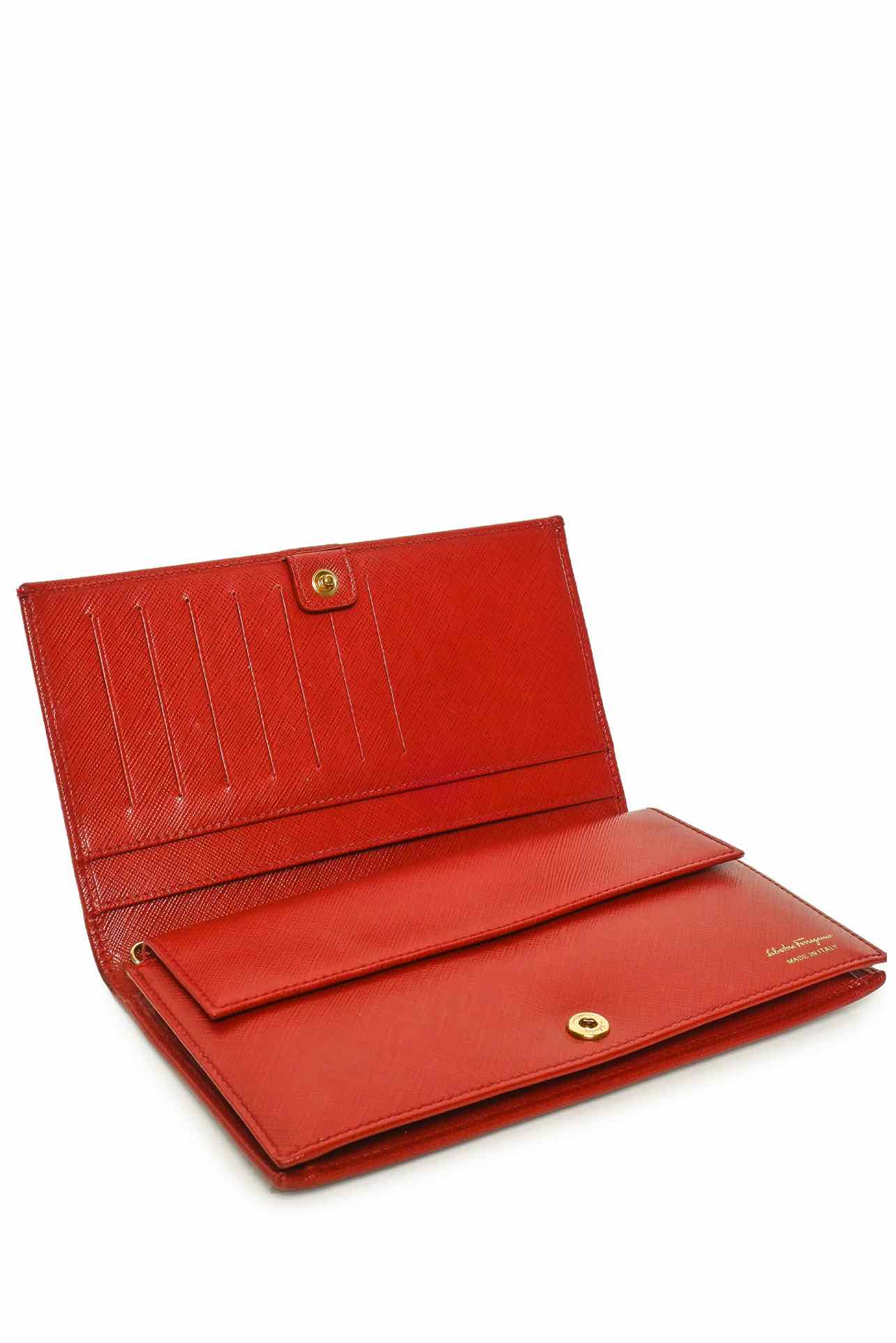 Salvatore Ferragamo Miss Vara Bow Wallet on Chain - Image 6