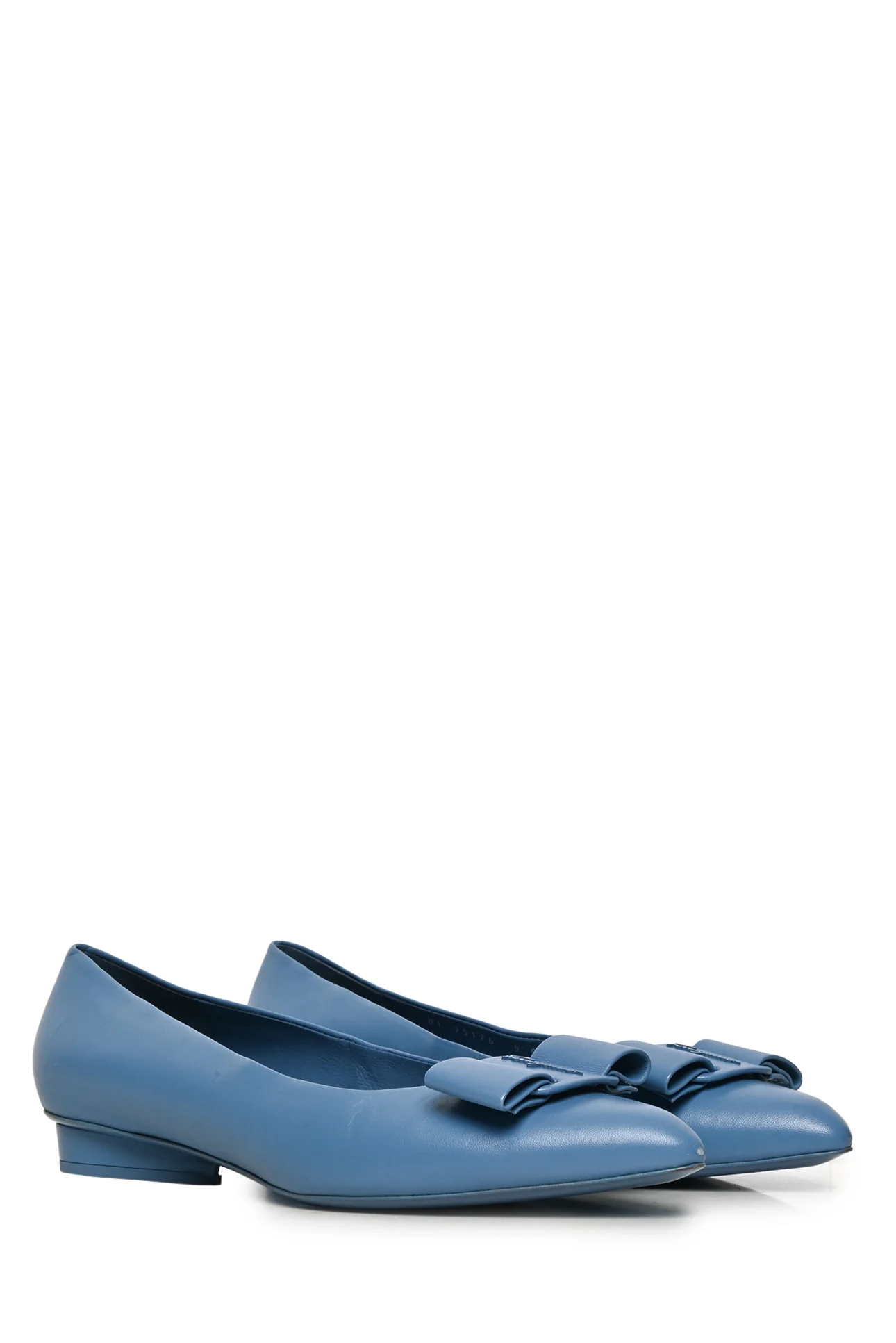 Salvatore Ferragamo Size 9.5 Viva Pointed Toe Flats - Image 2