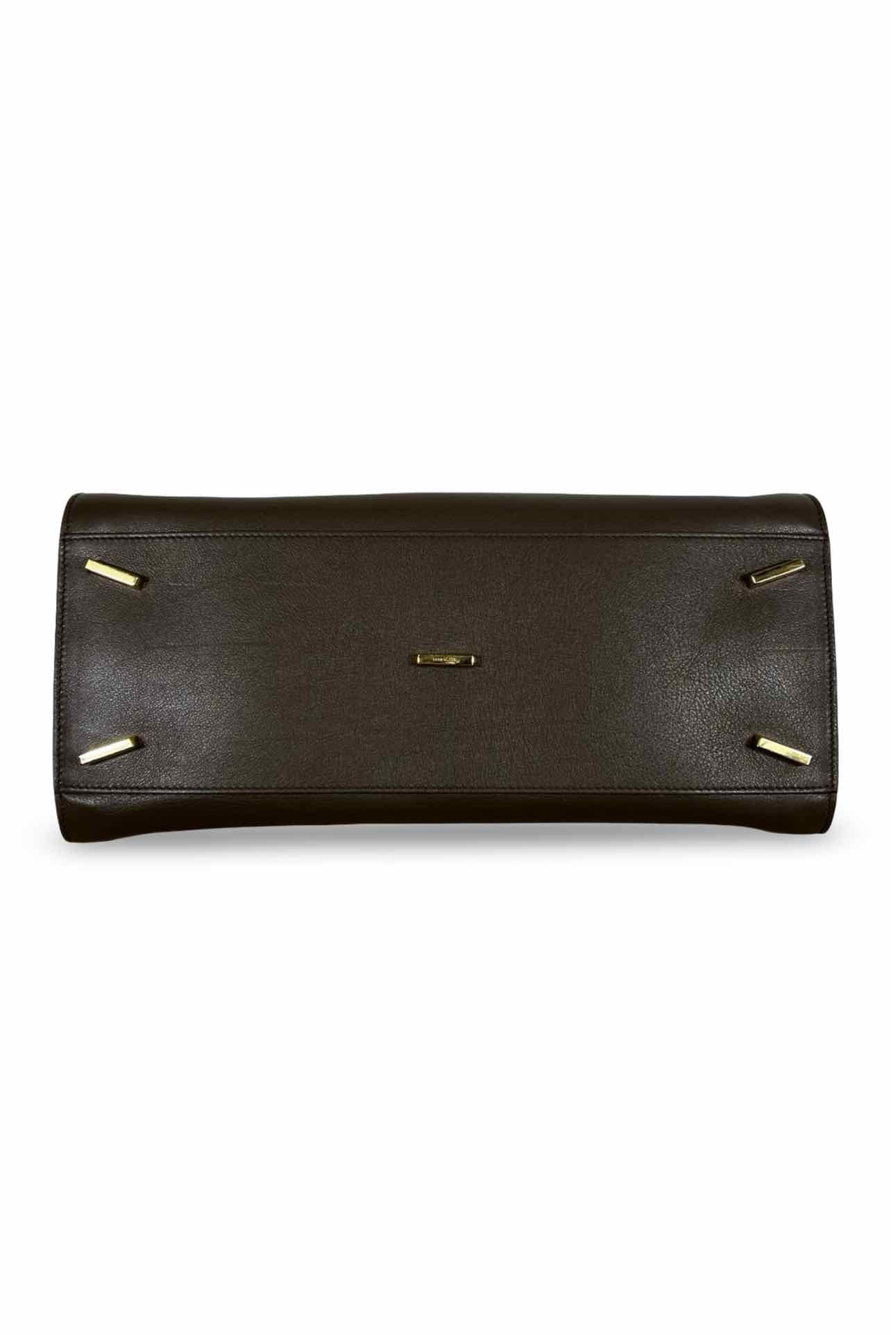 Salvatore Ferragamo Small Hug Soft Shoulder Bag - Image 5