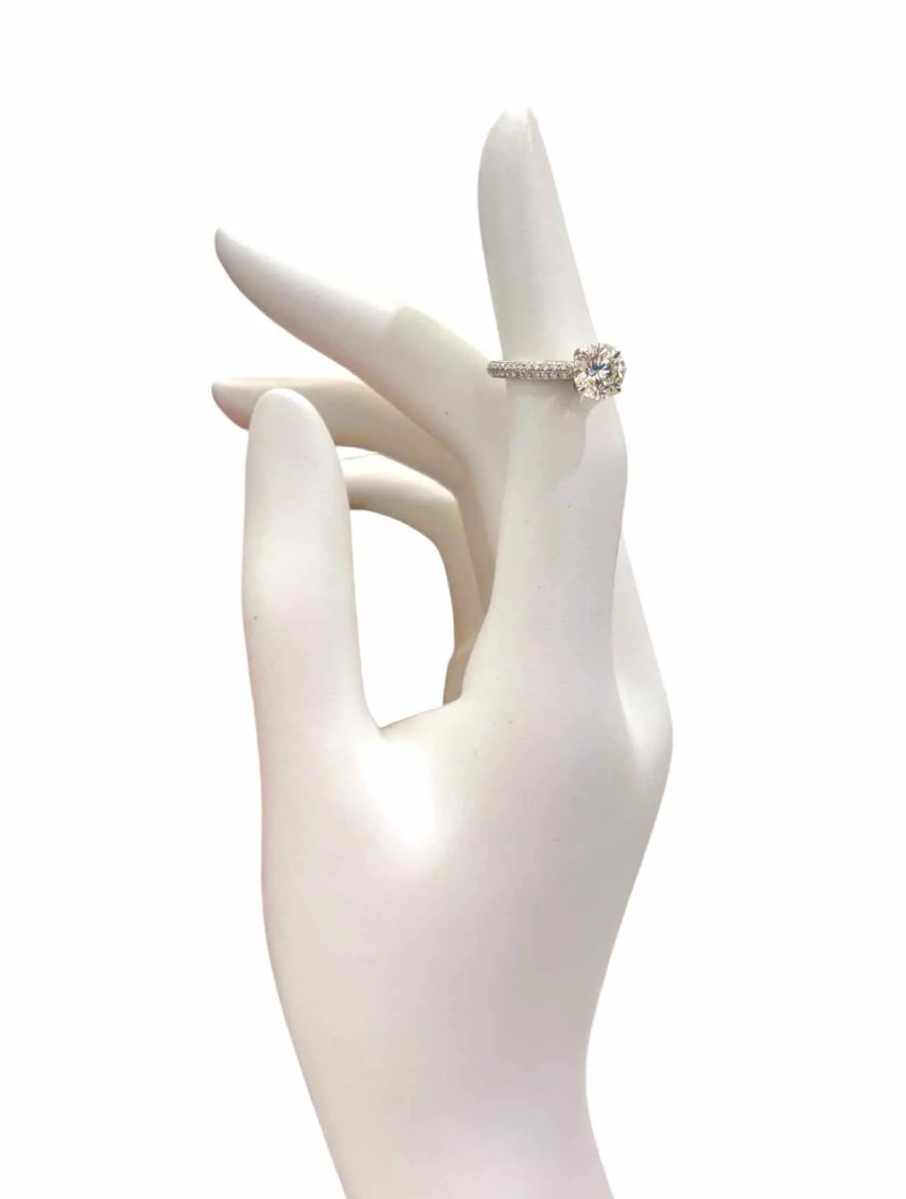 Size 6 18K White Gold Diamond Ring - Image 3