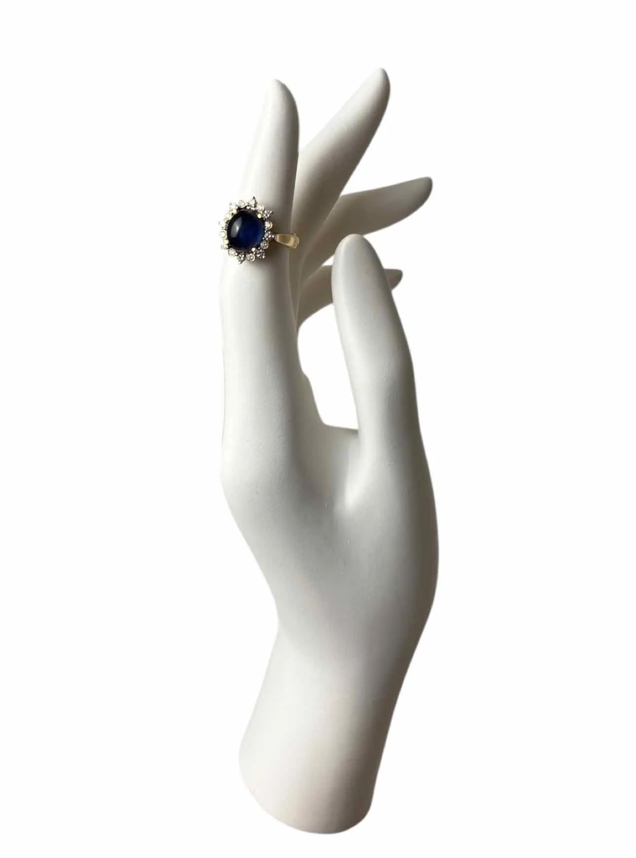 Size 5.5 Sapphire and Daiamond Ring - Image 3