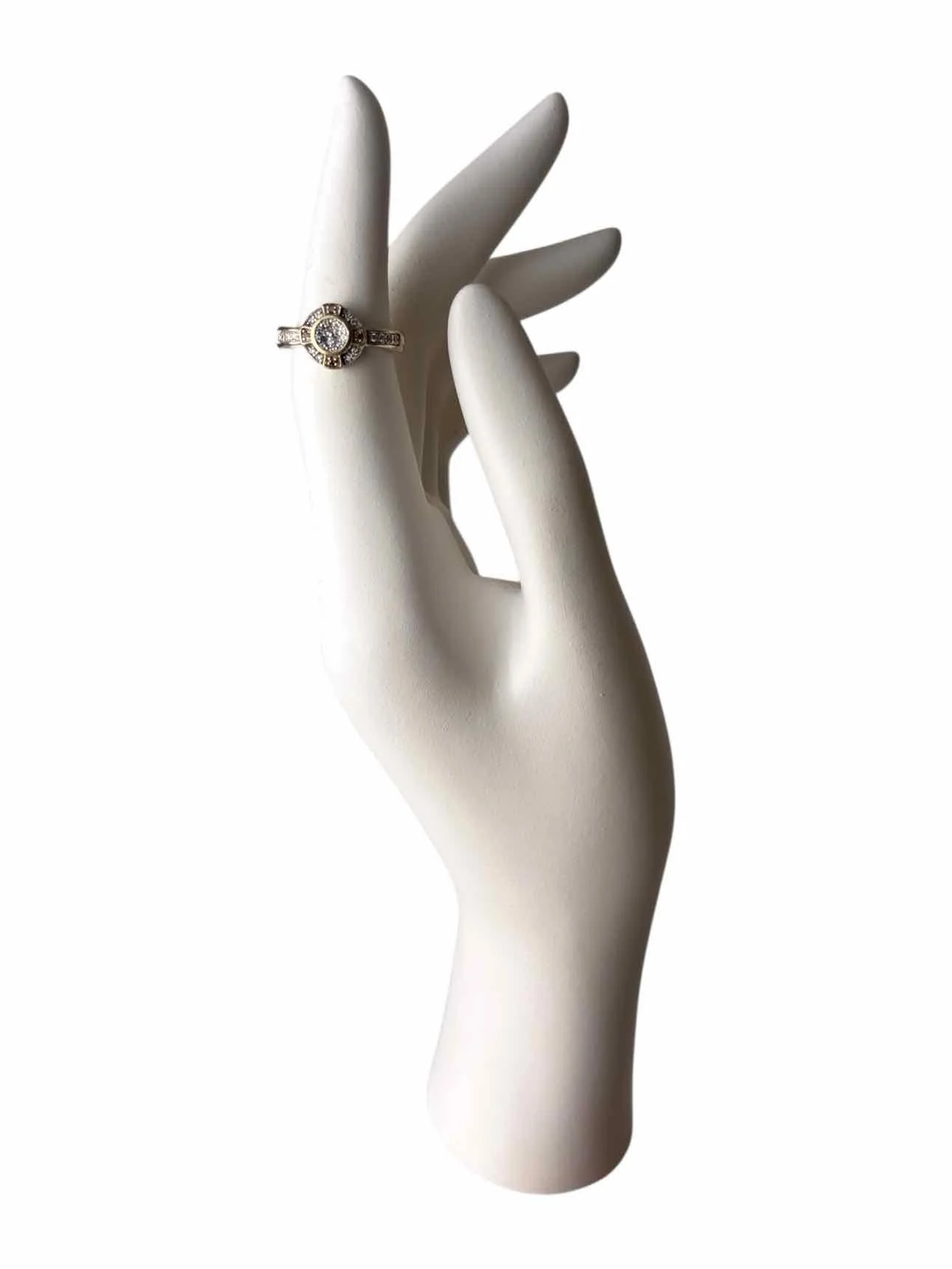 Size 7 19K Diamond Ring - Image 3