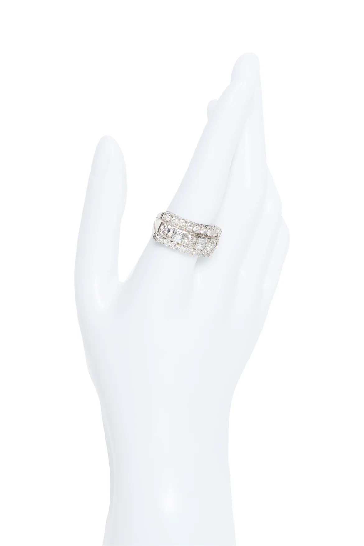 Size 9 14K White Gold & Diamond Ring - Image 3
