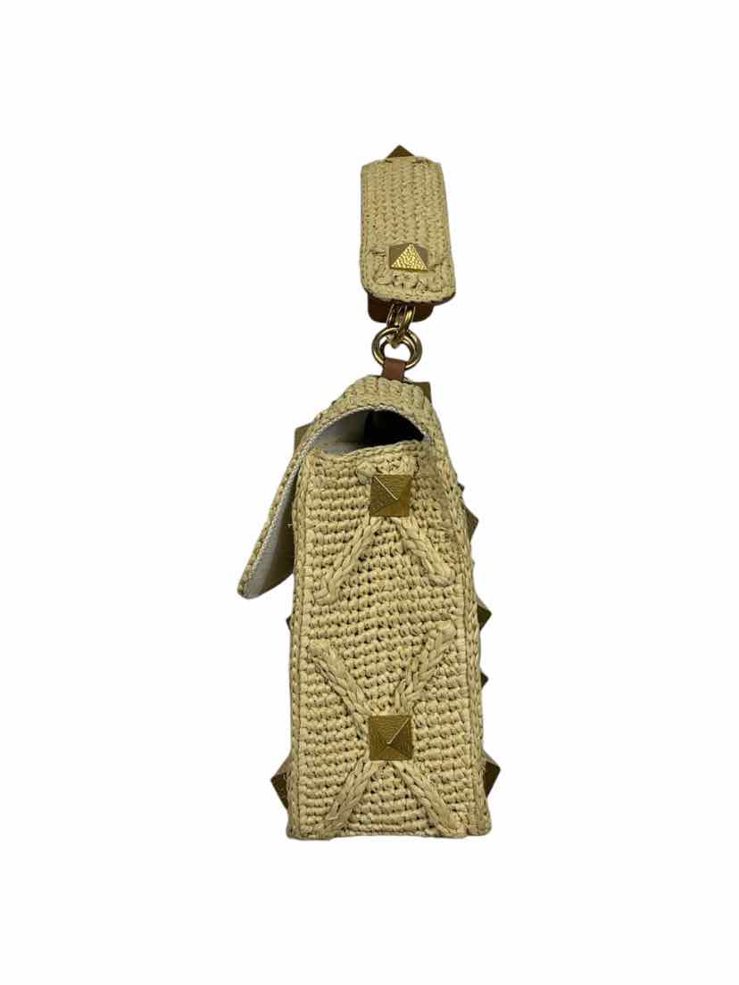 Valentino Roman Stud Large Crochet-Trimmed Raffia Shoulder Bag - Image 4