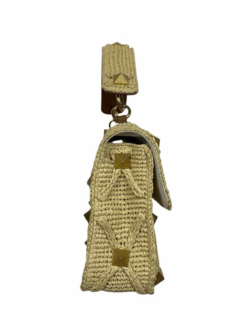 Valentino Roman Stud Large Crochet-Trimmed Raffia Shoulder Bag - Image 7