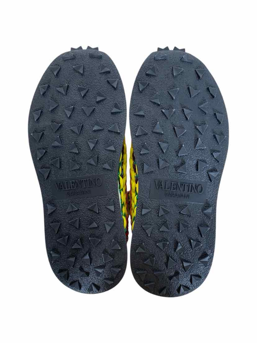 Valentino Size 39 Sneaker - Image 5