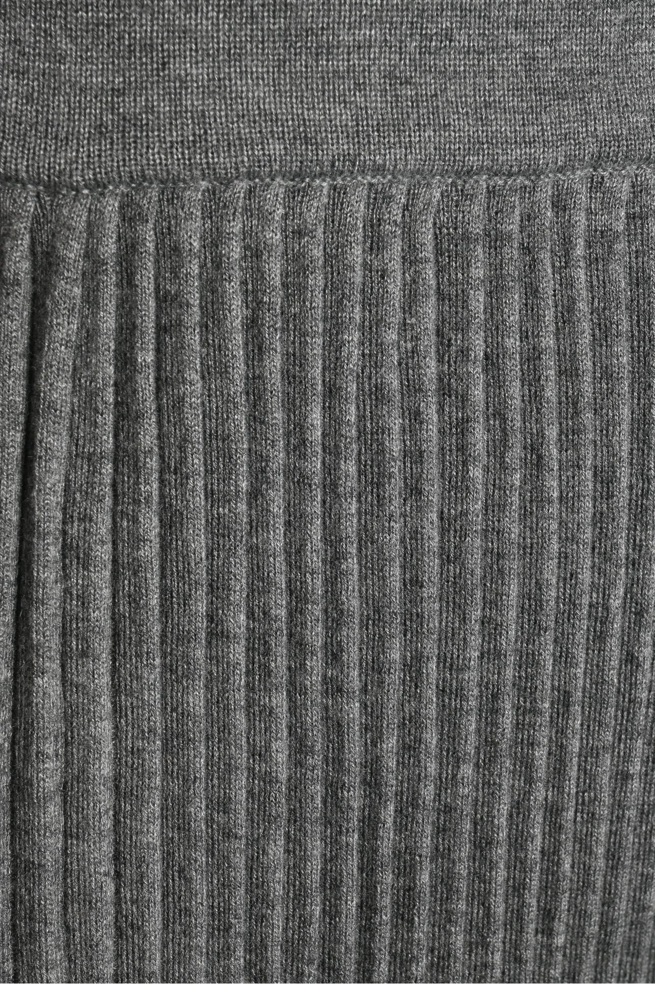 Weekend Max Mara Size M Knit Pleated Midi Skirt - Image 3